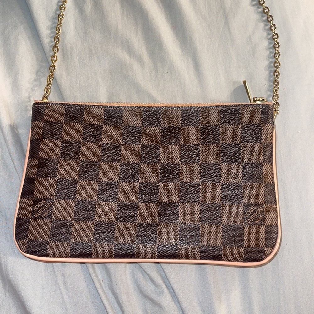 Authentic Louis Vuitton purse (original price 1,500)